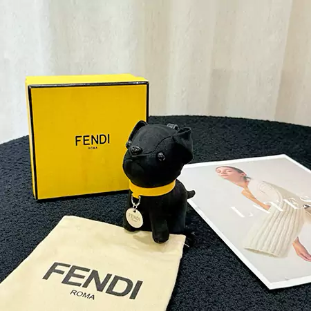 fendi キーホルダー 犬