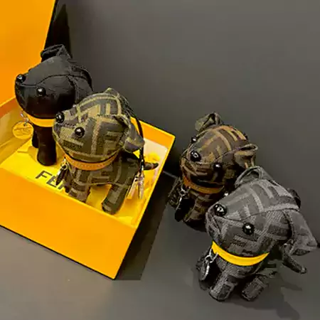 fendi キーホルダー 犬