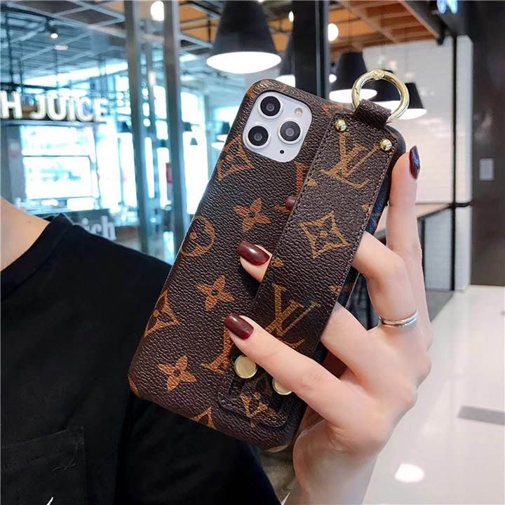 gucci iphone15ケース 蜂柄