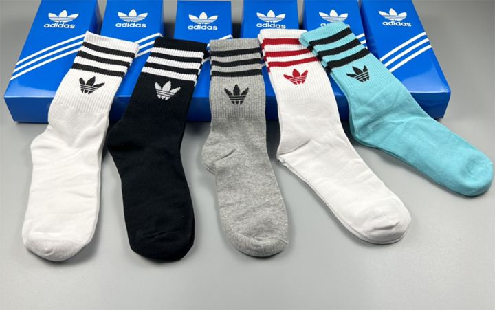 おしゃれ 靴下 adidas