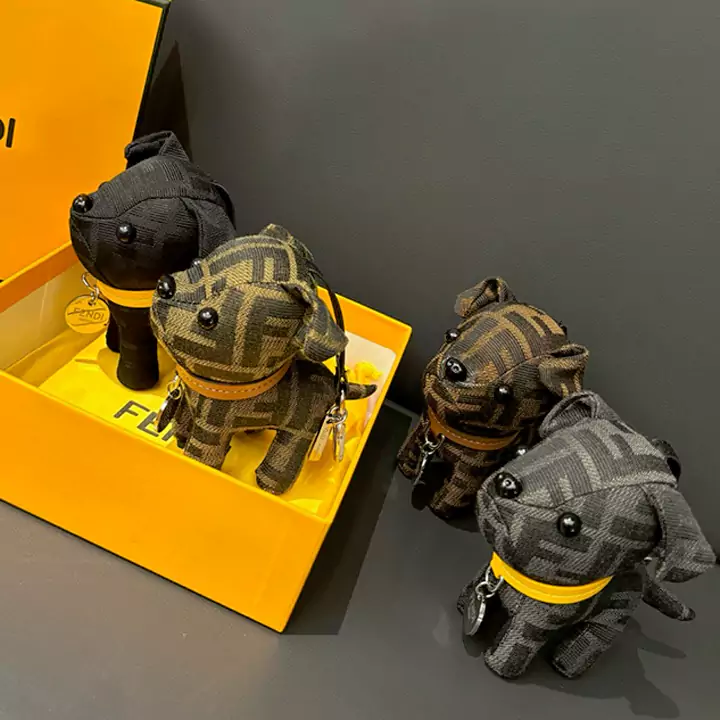 fendi キーホルダー 犬